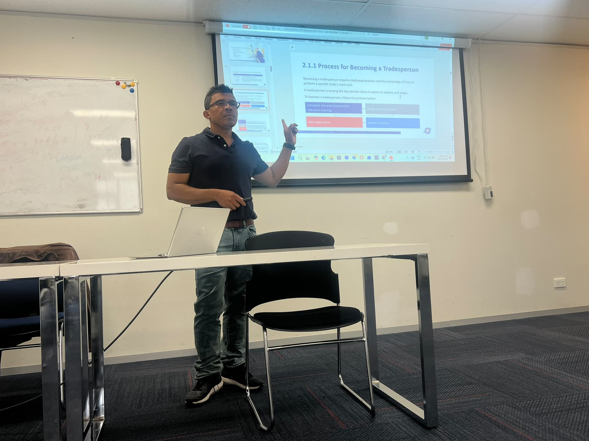 Zaman Lenin training a class of trade students